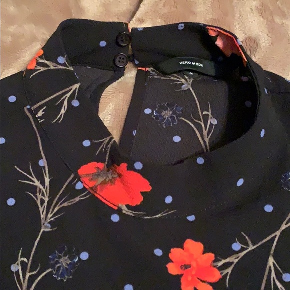 Vero Moda Top - Picture 2 of 3